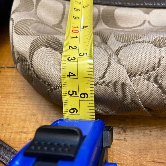 Coach tan and brown monogram sling bag. Interior is a bit dirty. - Picture 6 of 8